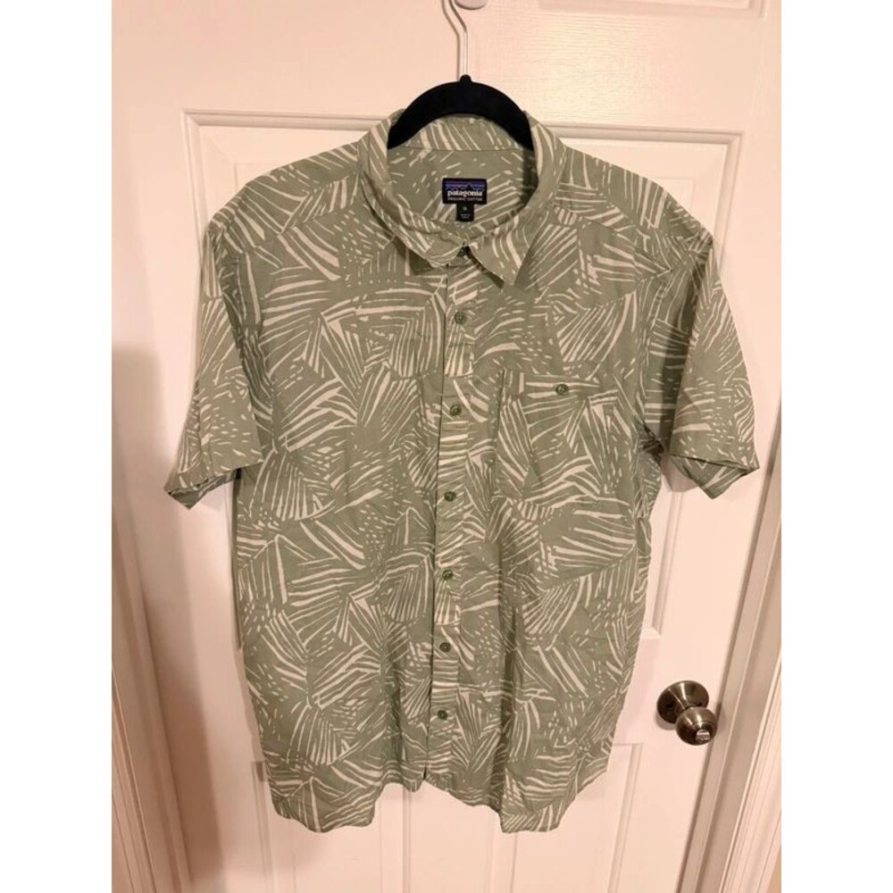 Patagonia Go To Shirt Men’s XL Sage Green Organic Cotton Palm Print Short Sleeve